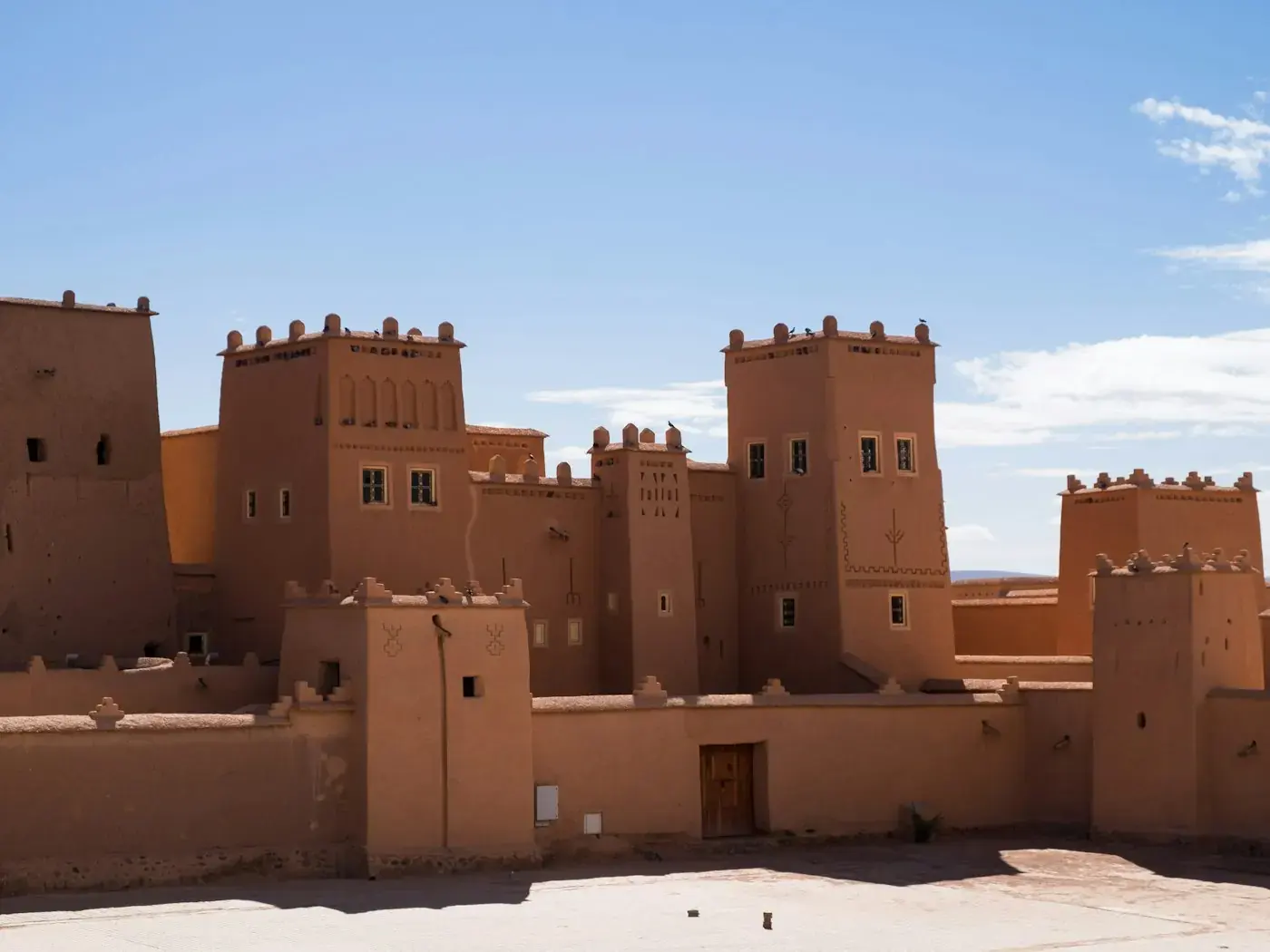 Maisons et terrasses de terre dans la vieille ville d'Ouarzazate.